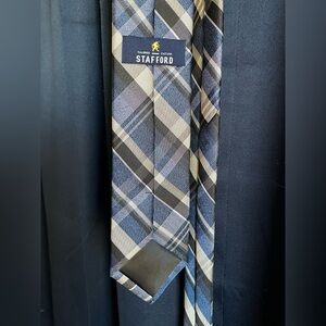 Stafford Navy and Gray Checkered Tie